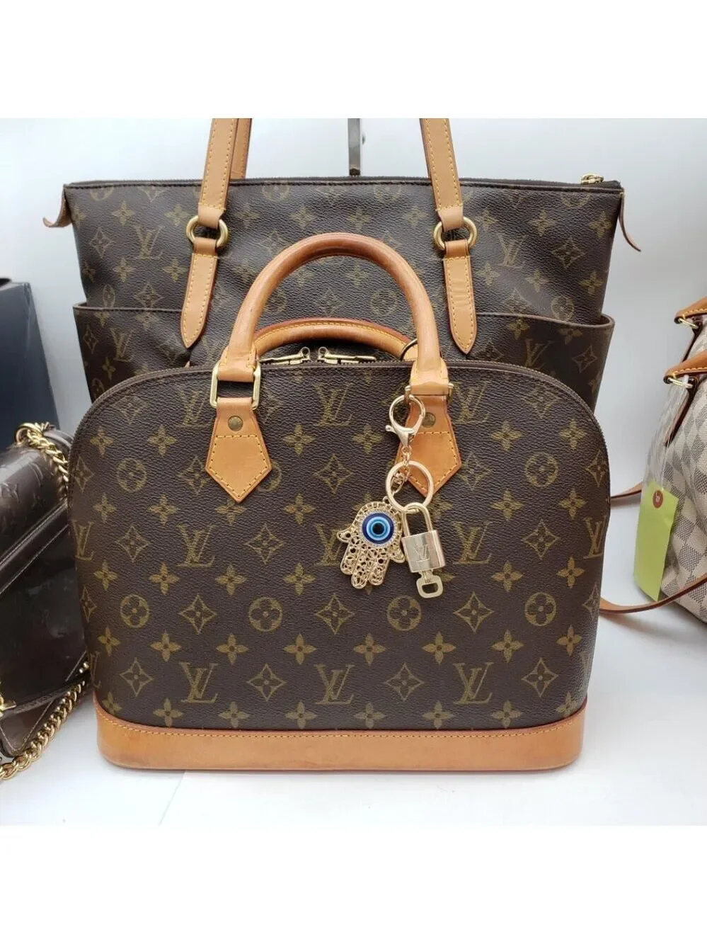 LV Authentic Gold Padlock 🔒 Key Set w/ Unbranded Evil Eye Keychain Charm
